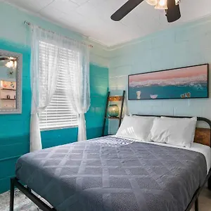 Mermaids Grotto Waterfront 1br Apt With Bay View Tampa