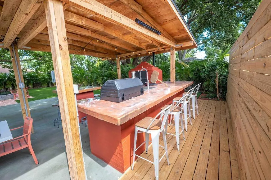 Beautiful House, Walking Distance To Stadium Tampa 0*,  Stany Zjednoczone Ameryki