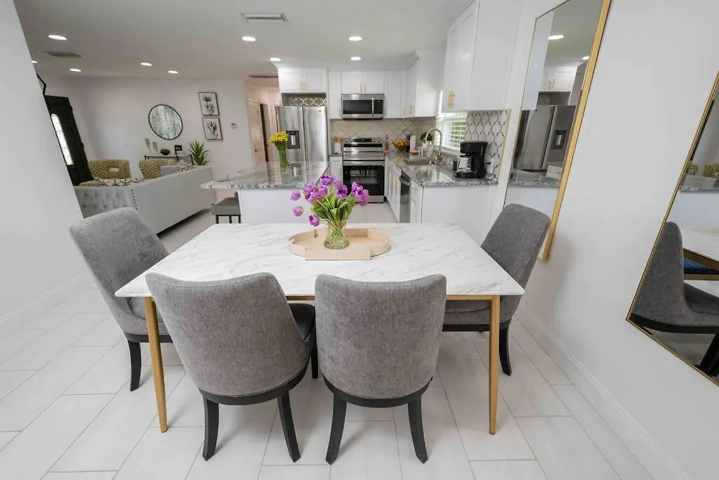 Beautiful House, Walking Distance To Stadium Tampa Dom wakacyjny