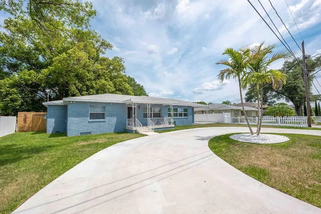 Beautiful House, Walking Distance To Stadium Tampa Dom wakacyjny