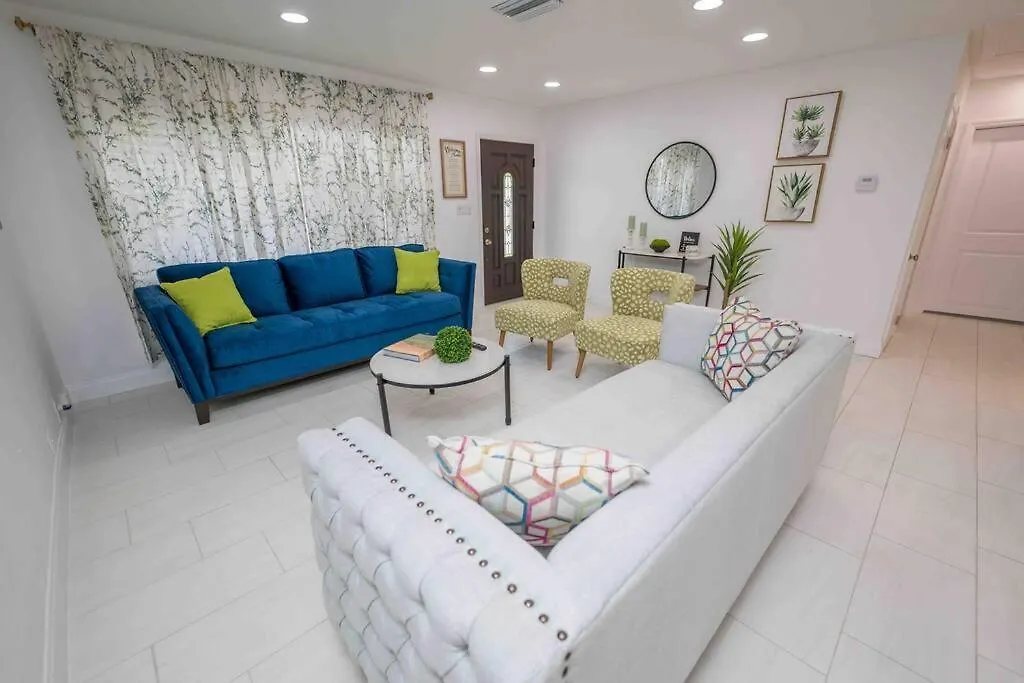 Beautiful House, Walking Distance To Stadium Tampa
